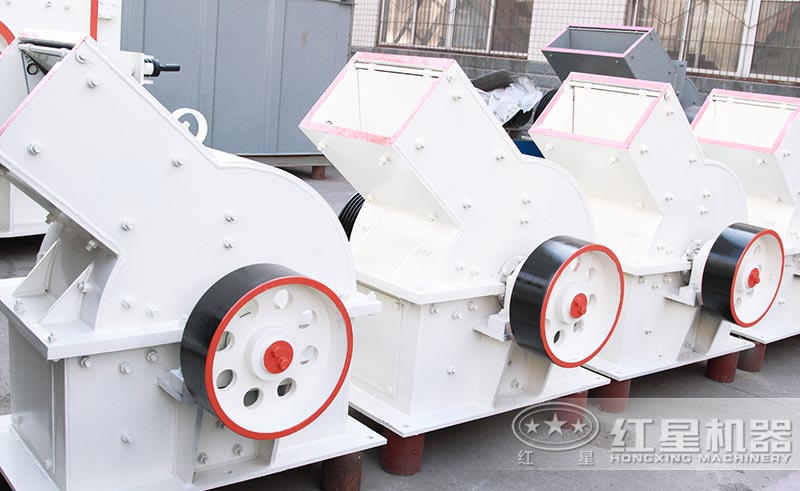 小型錘破碎石機(jī)比較適合小型砂石場使用